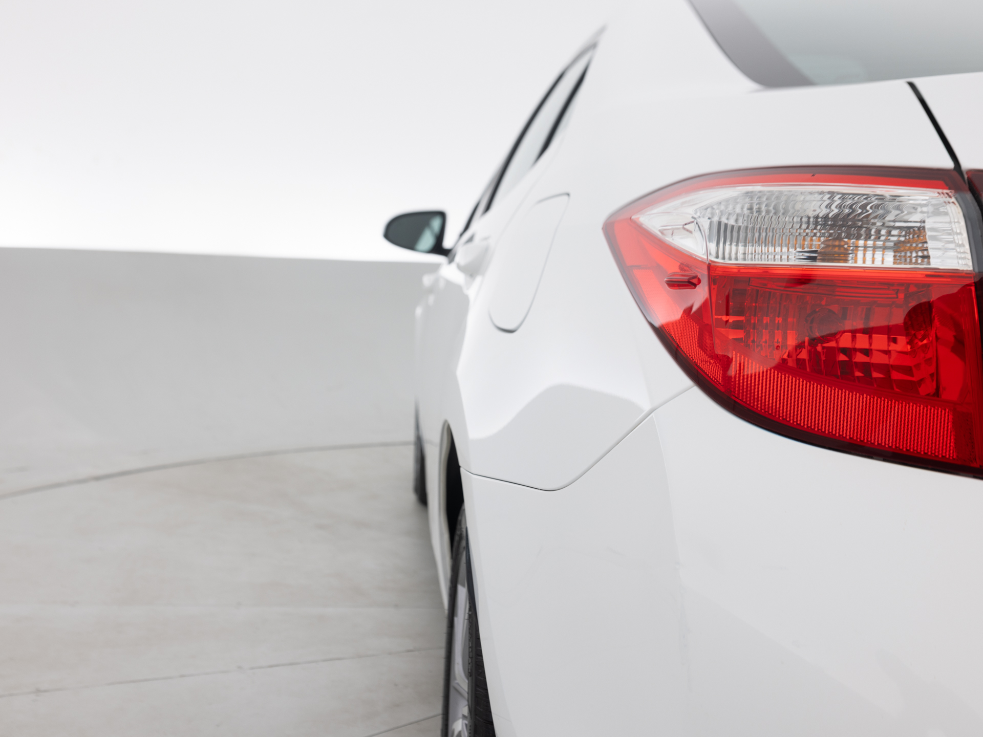 Used White Toyota Corolla LE-6 for Sale