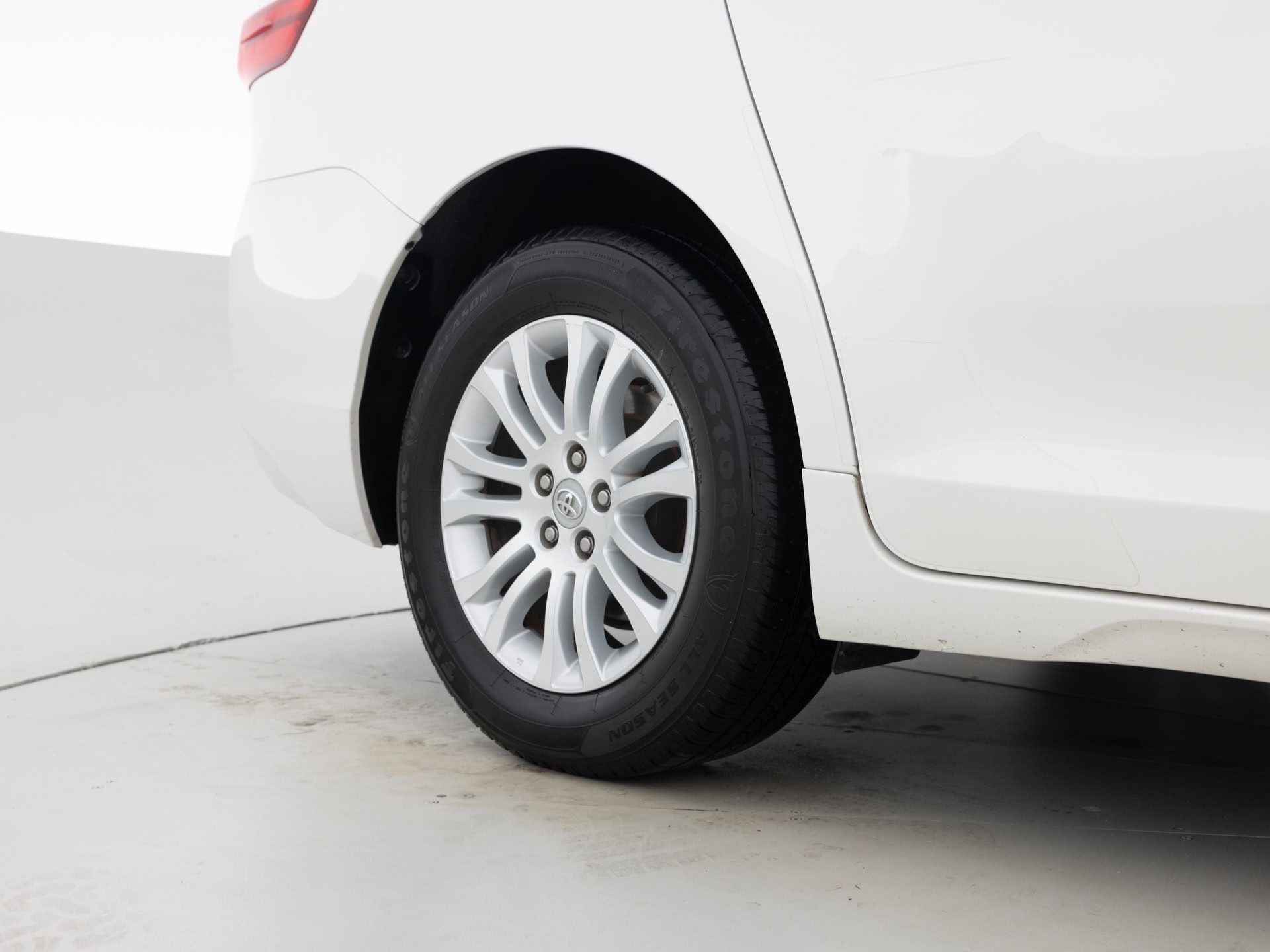 Used White Toyota Sienna Van-11 for Sale