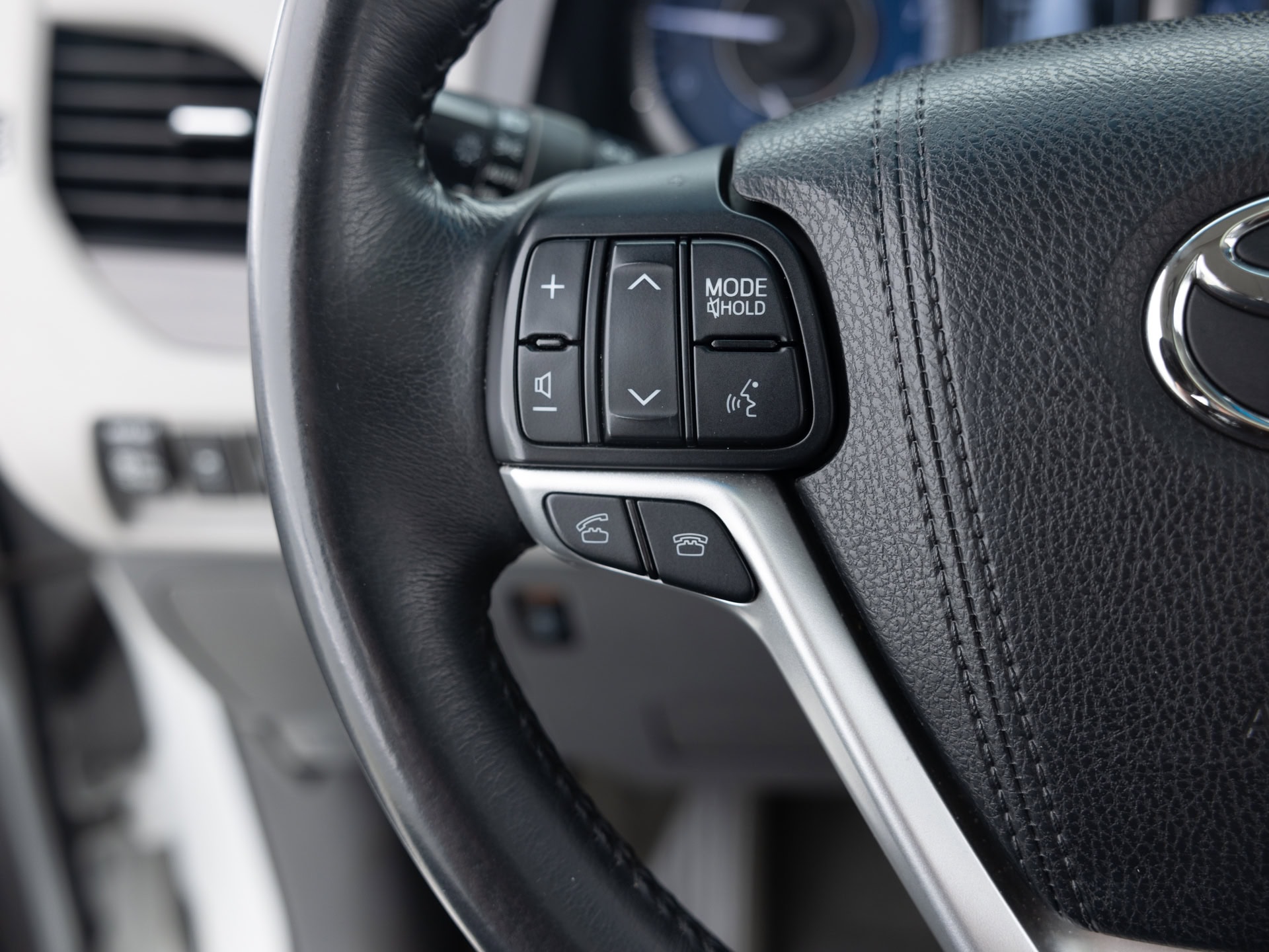 Used White Toyota Sienna Van-32 for Sale