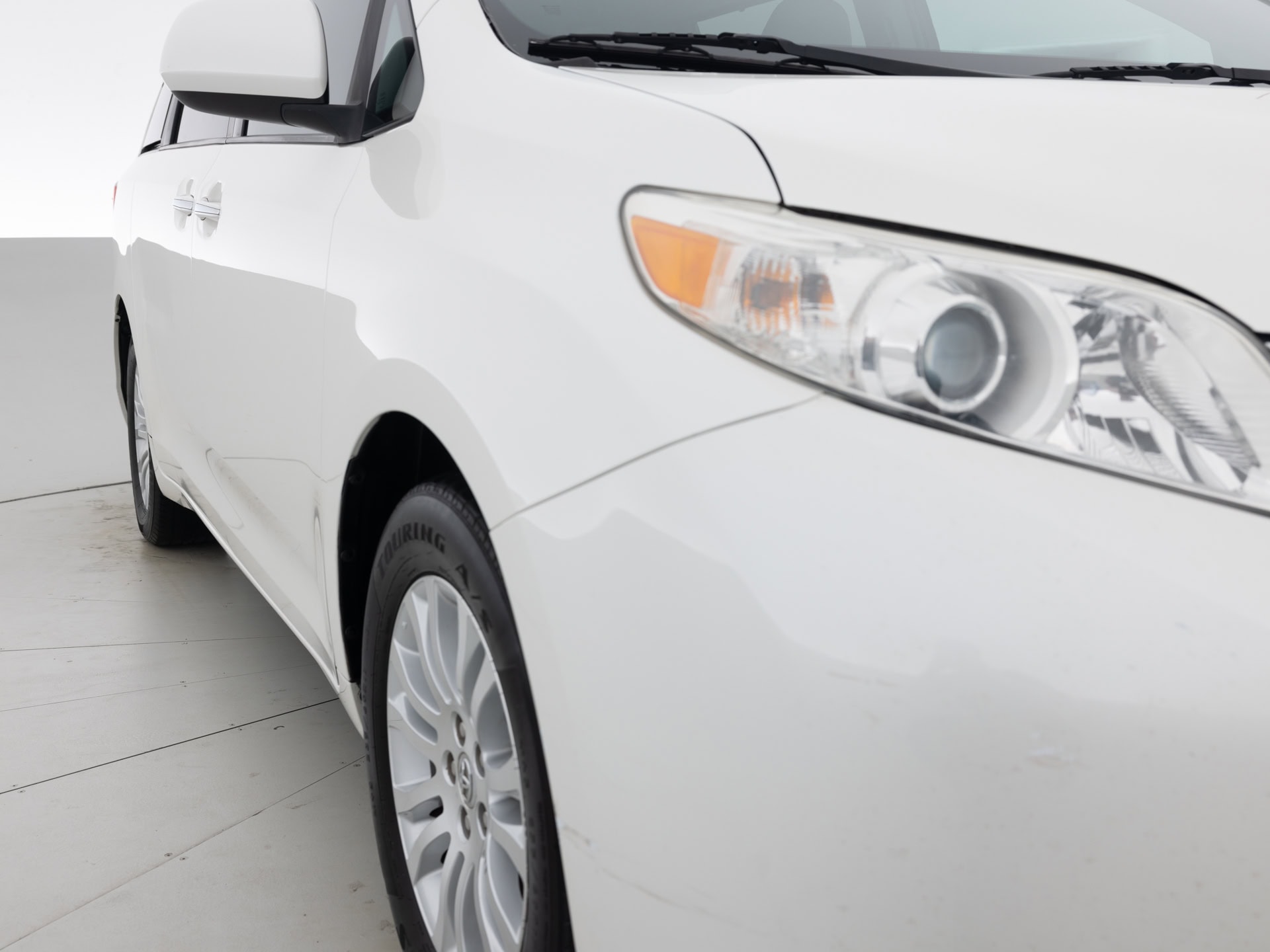 Used White Toyota Sienna Van-4 for Sale