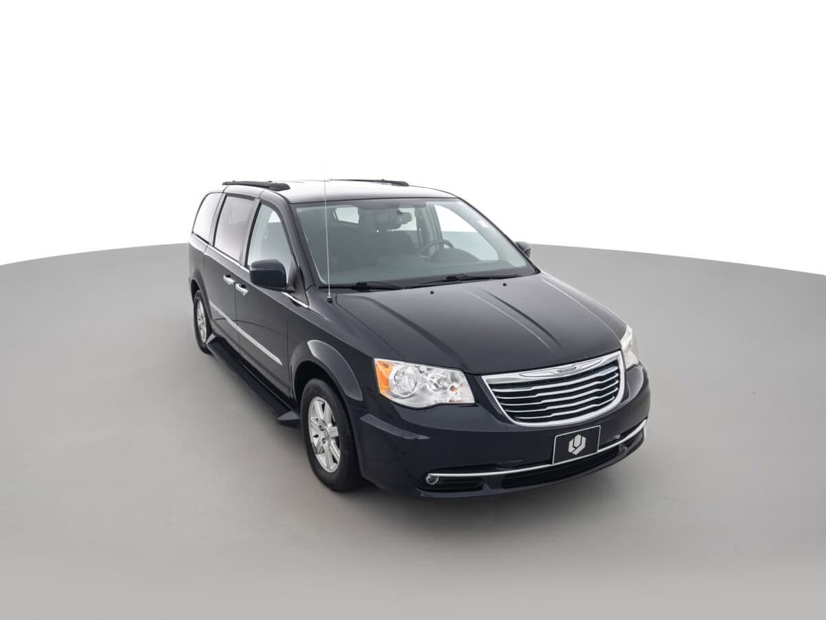 SIMILAR VEHICLES FOR SALE: USED 2011 CHRYSLER TOWN & COUNTRY 