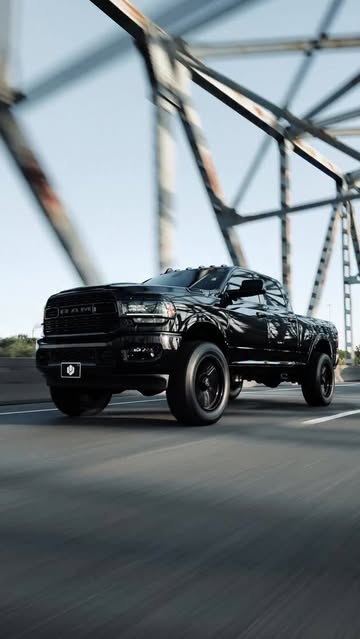 BLK ON BLK BUILD // @ultimaterides_ . . . ....